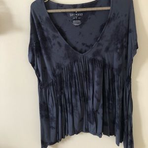 Navy/blue Tie-dye v-neck tee